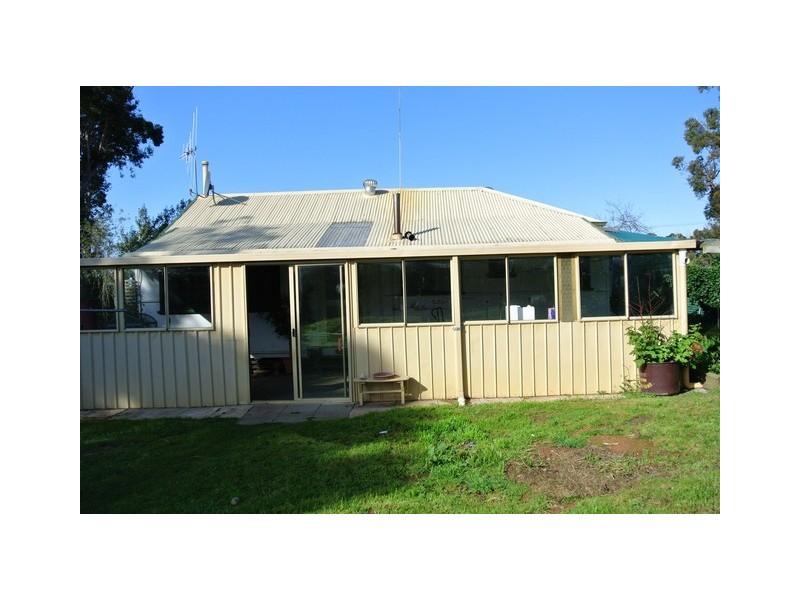 8 Trent Street, Frankland WA 6396