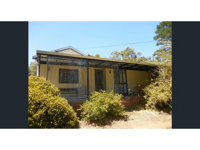 17 Bolganup Road, Porongurup WA 6324