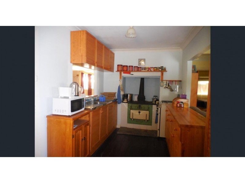 17 Bolganup Road, Porongurup WA 6324