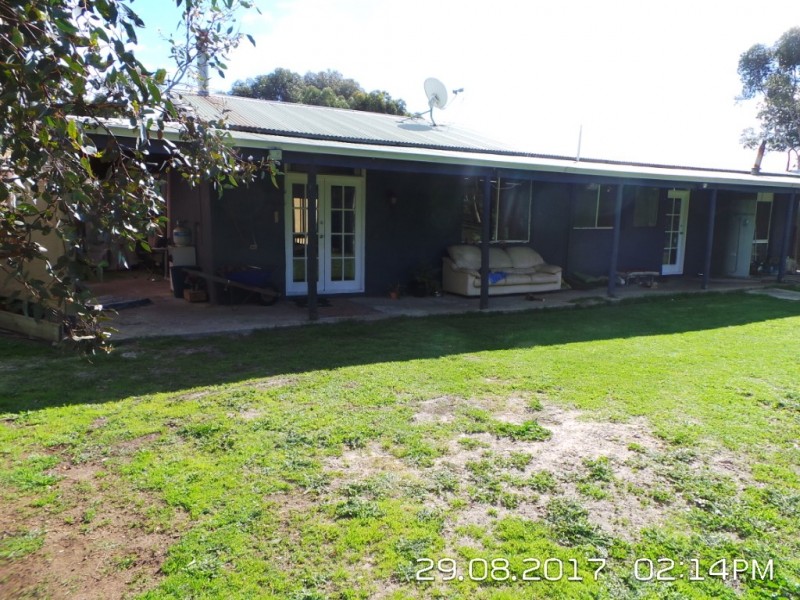 35 Ross Road, Kendenup WA 6323