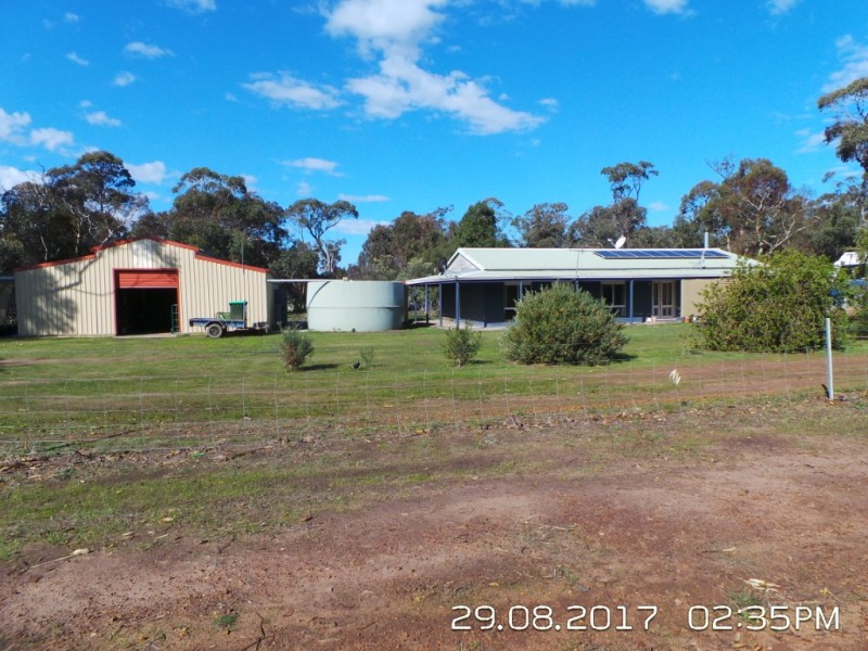 35 Ross Road, Kendenup WA 6323