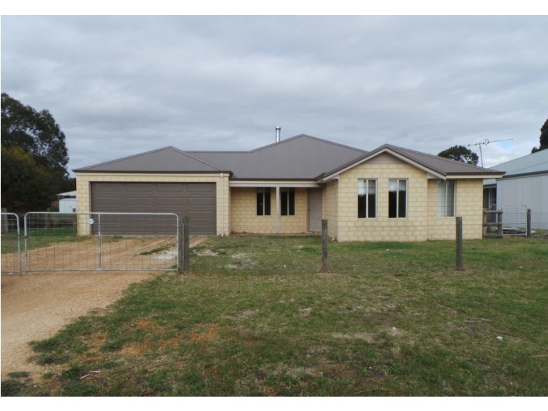 142 Sixth Avenue, Kendenup WA 6323
