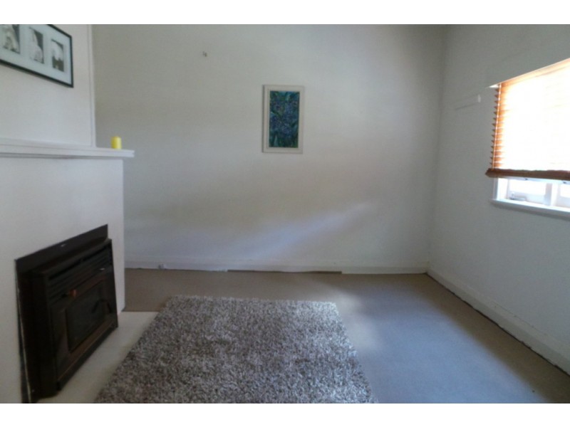 13 Deane Street, Mount Barker WA 6324