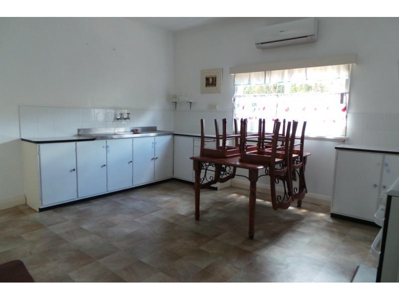 13 Deane Street, Mount Barker WA 6324