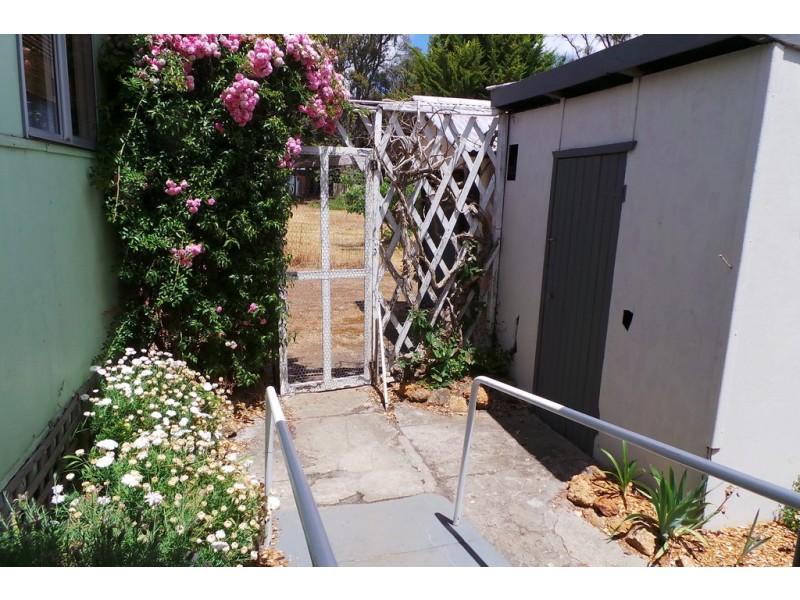 13 Deane Street, Mount Barker WA 6324