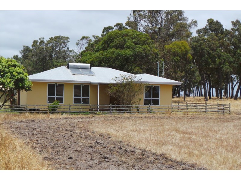 677 Quangellup Road, Mount Barker WA 6324