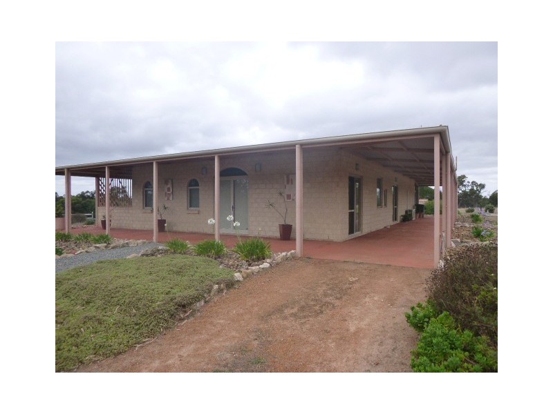 7 Warburton Street, Tenterden WA 6322