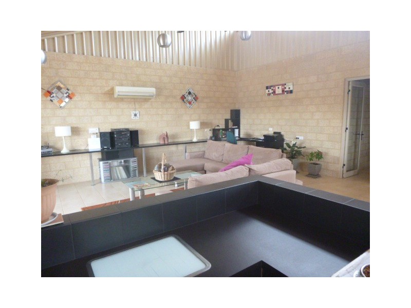 7 Warburton Street, Tenterden WA 6322