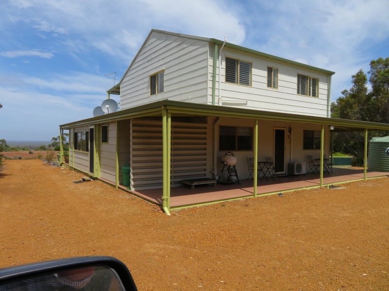 54 Mira Flores Avenue, Porongurup WA 6324