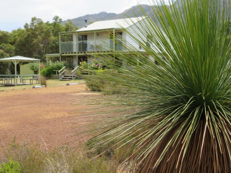 54 Mira Flores Avenue, Porongurup WA 6324