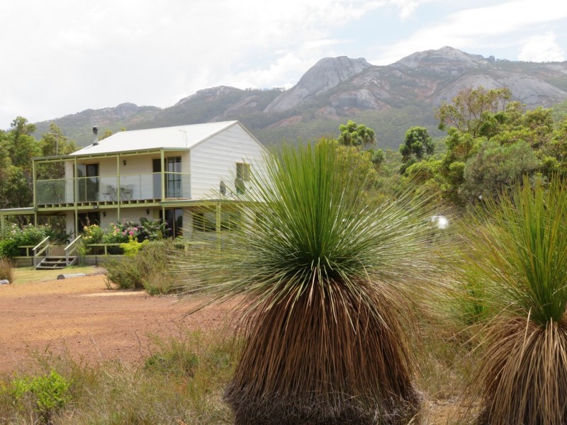 54 Mira Flores Avenue, Porongurup WA 6324