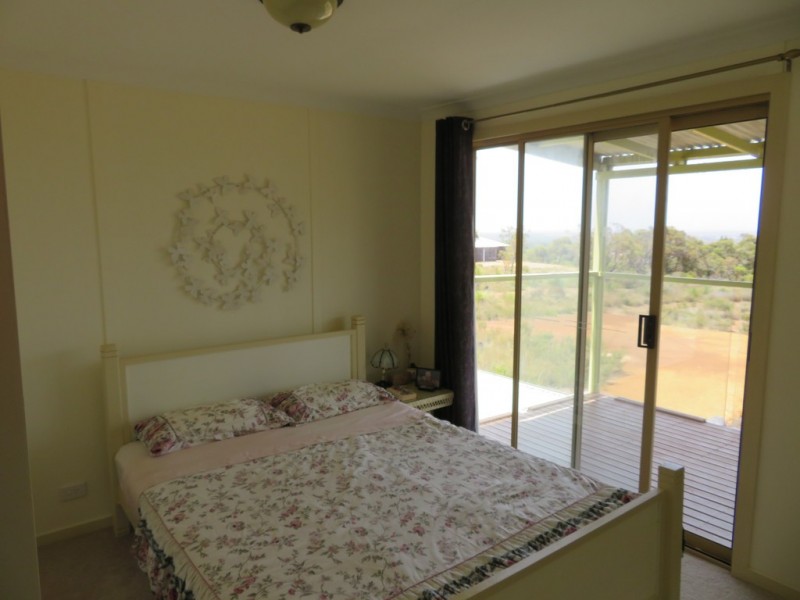 54 Mira Flores Avenue, Porongurup WA 6324