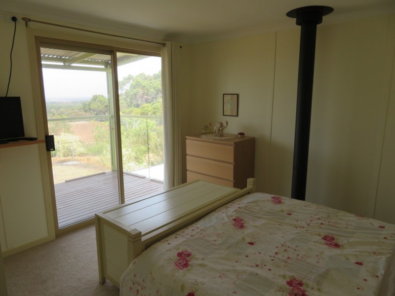 54 Mira Flores Avenue, Porongurup WA 6324