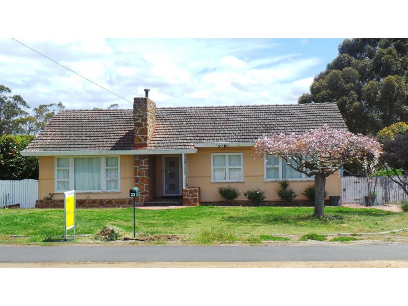 33 Deane Street, Mount Barker WA 6324