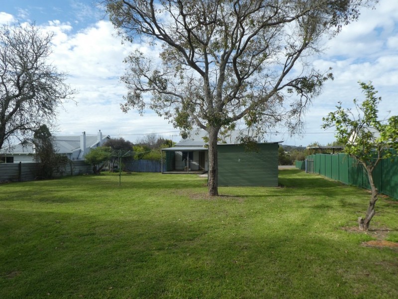 11 Eaton Avenue, Mount Barker WA 6324
