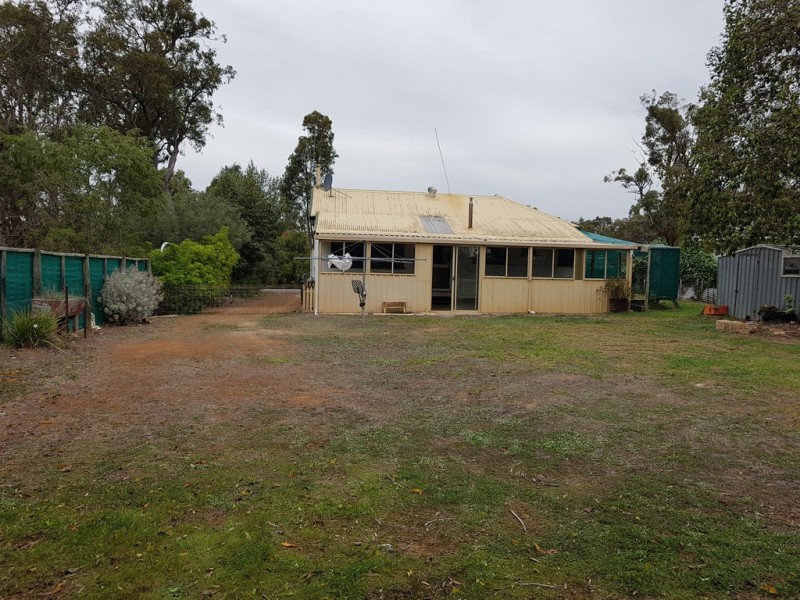 8 Trent Street, Frankland WA 6396