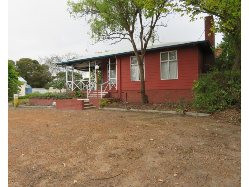 34 Albany Highway, Mount Barker WA 6324