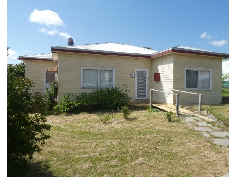 1 Ingoldby Street, Mount Barker WA 6324