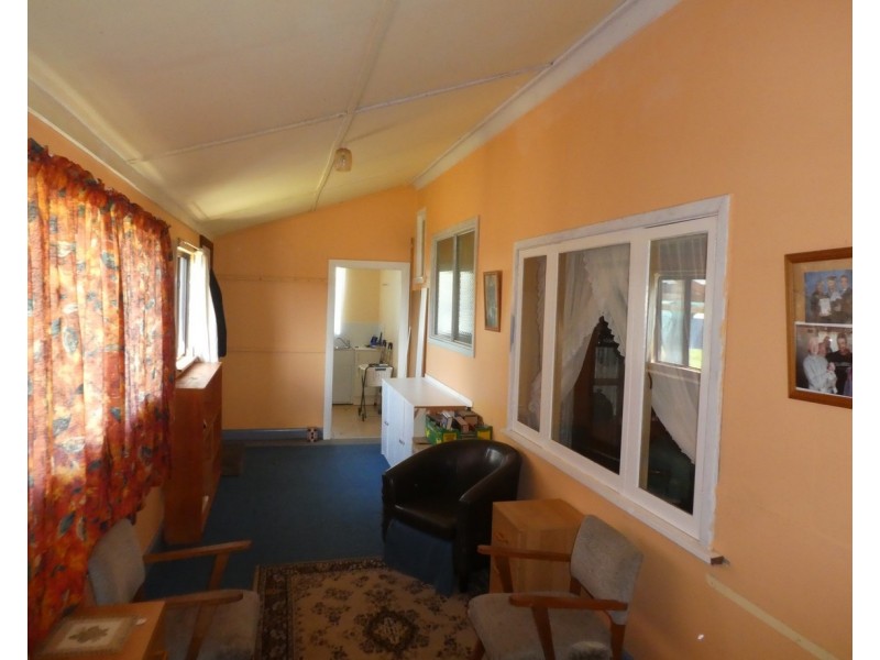 1 Ingoldby Street, Mount Barker WA 6324