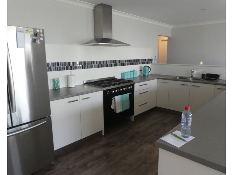 8 Donnelly Peak View, Mount Barker WA 6324