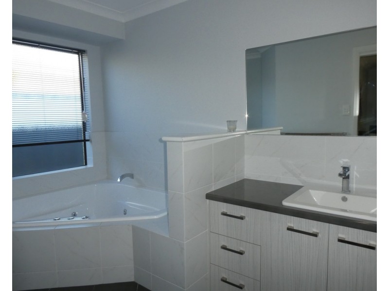 8 Donnelly Peak View, Mount Barker WA 6324