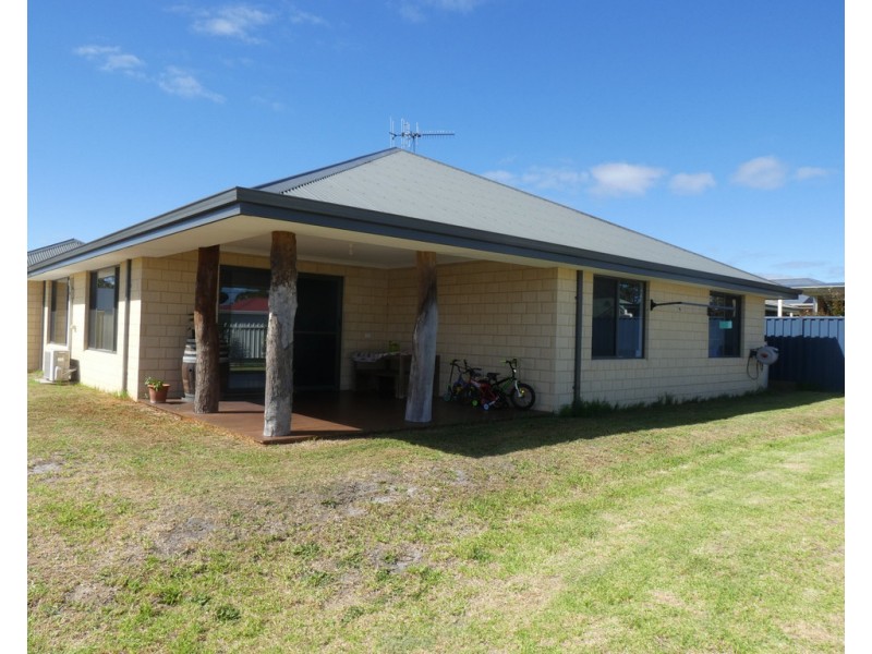 8 Donnelly Peak View, Mount Barker WA 6324