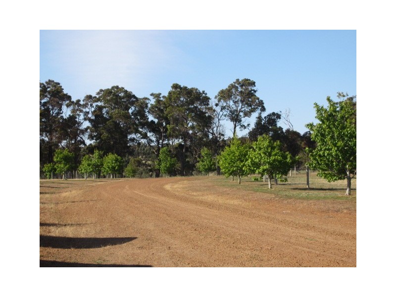 212 Warburton Road, Mount Barker WA 6324