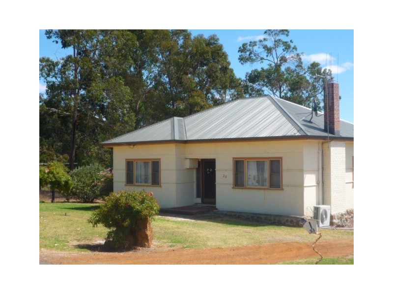 35 Muir Street, Mount Barker WA 6324