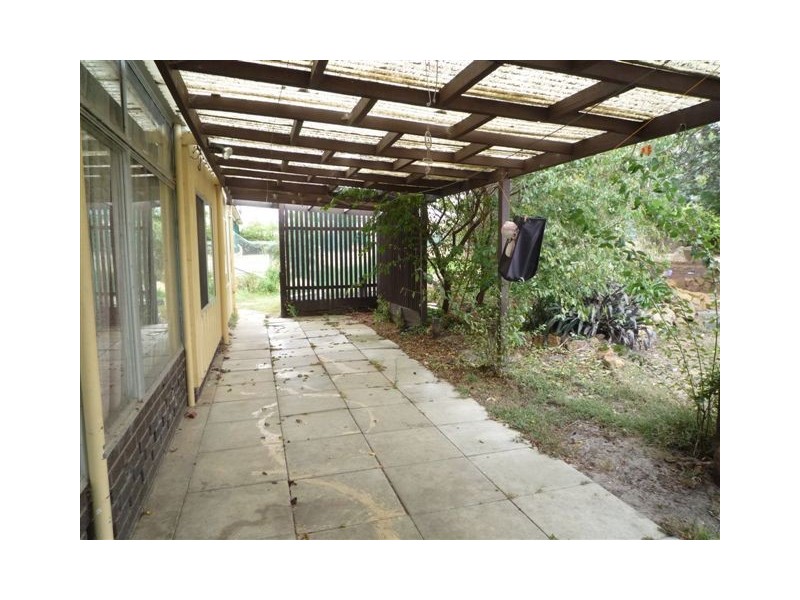 28 Deane Street, Mount Barker WA 6324