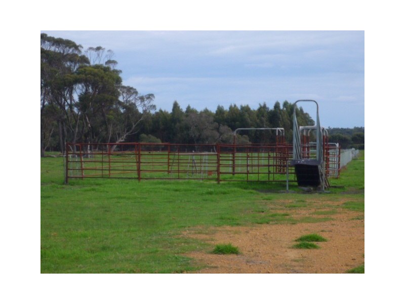 Lot 151 Lake Barnes Road, Narrikup WA 6326