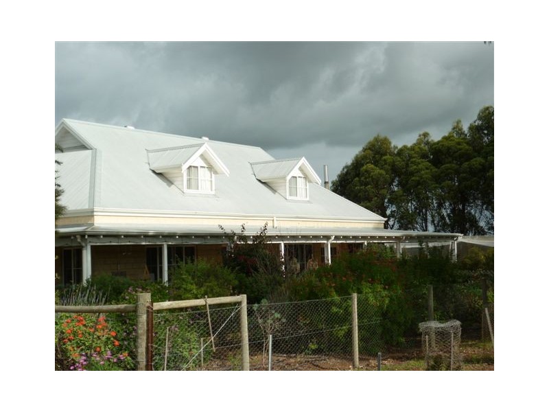 60 Smutts Road, Kendenup WA 6323