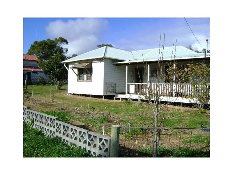 9 Brierley Street, Rocky Gully WA 6397