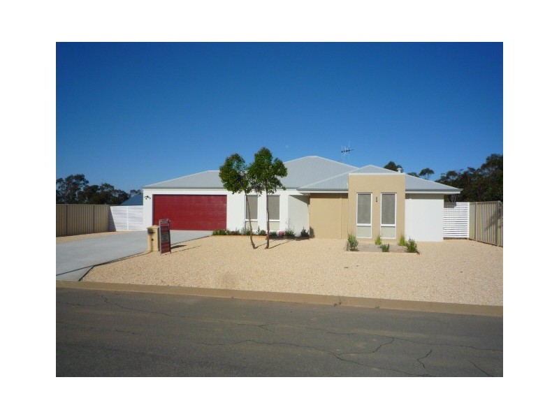 9 Donnelly Peak View, Mount Barker WA 6324