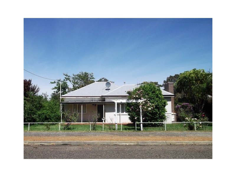 21 Deane Street, Mount Barker WA 6324