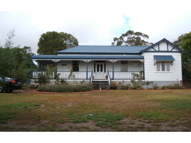 16 Muir Street, Mount Barker WA 6324