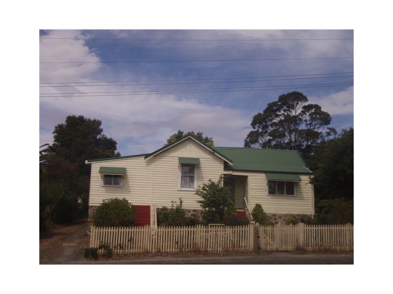 22 Albany Highway, Mount Barker WA 6324