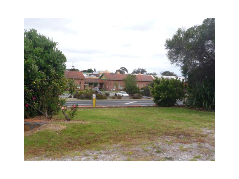 48 Albany Highway, Mount Barker WA 6324