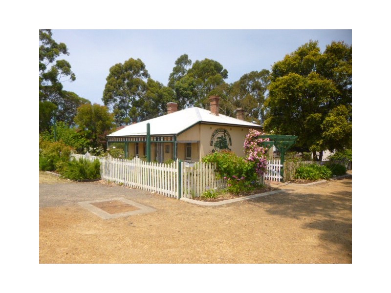 11 Albany Highway, Mount Barker WA 6324