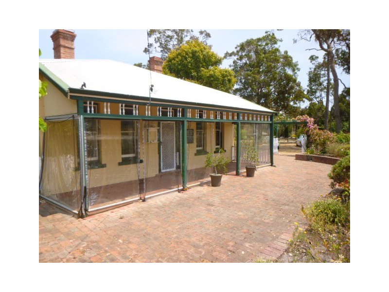 11 Albany Highway, Mount Barker WA 6324
