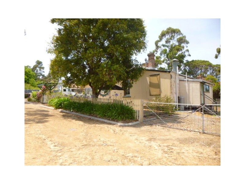 11 Albany Highway, Mount Barker WA 6324
