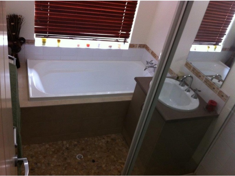 4 Henton Peak Heights, Mount Barker WA 6324