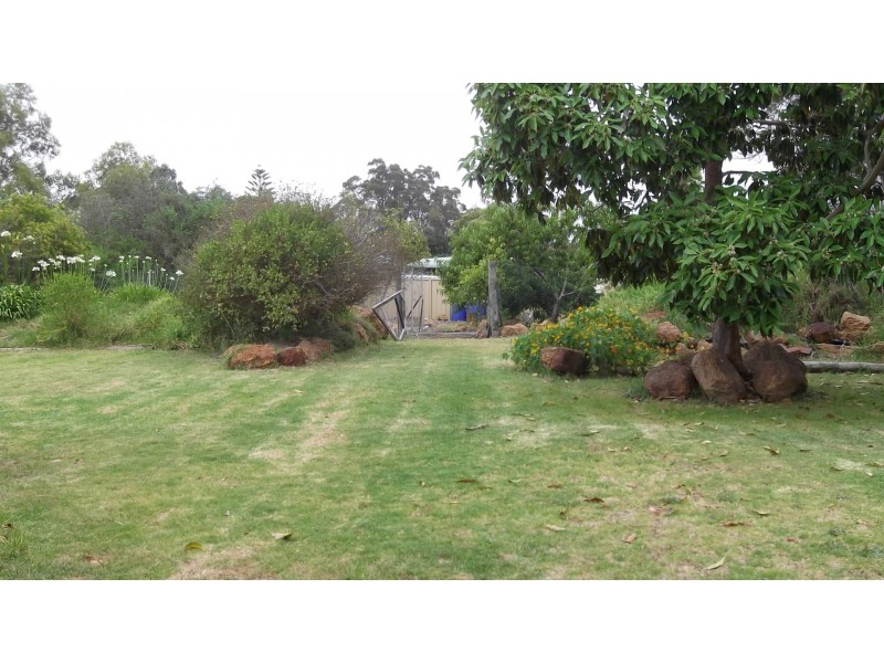 12 Booth Street, Mount Barker WA 6324