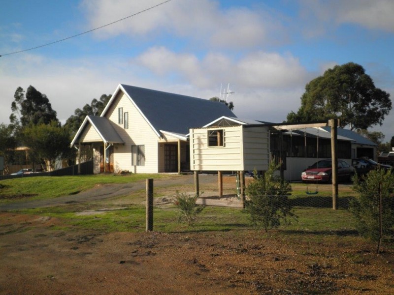 112 and 110 Fifth Avenue, Kendenup WA 6323