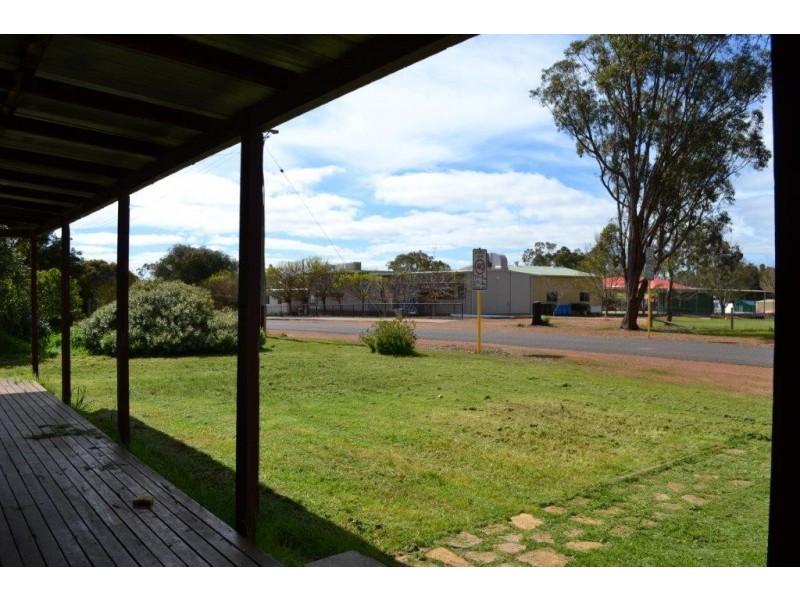 52 Evans Street, Frankland WA 6396