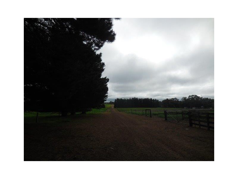 Hay Loc 2135 Cook Road, Frankland WA 6396