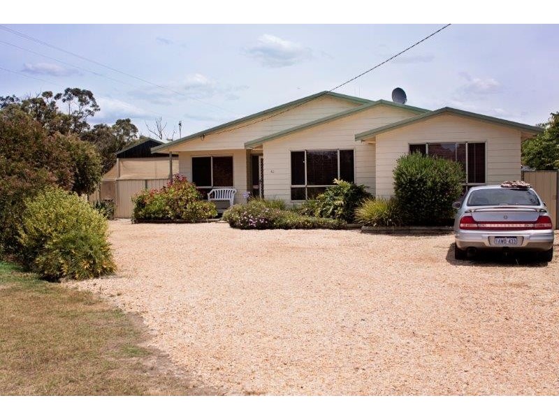 41 Fourth Avenue, Kendenup WA 6323