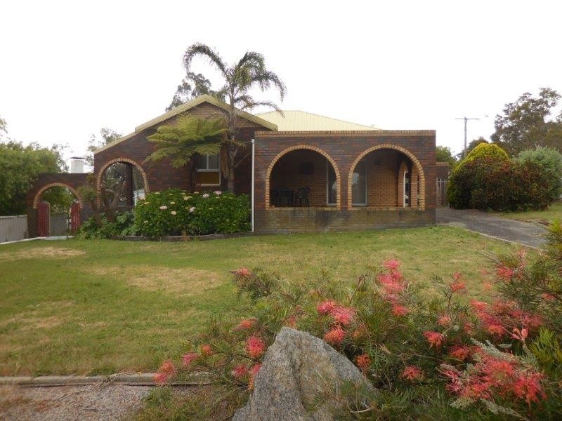 11 Oatlands Road, Mount Barker WA 6324