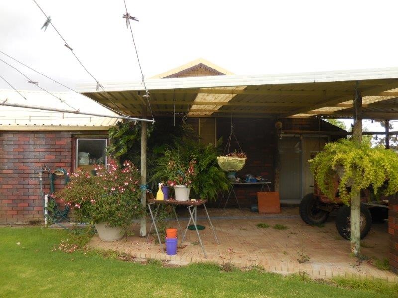 11 Oatlands Road, Mount Barker WA 6324