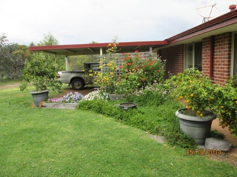51 Sixpenny Road, Porongurup WA 6324