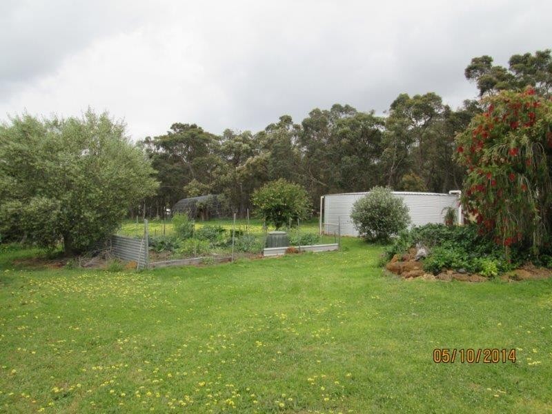 51 Sixpenny Road, Porongurup WA 6324